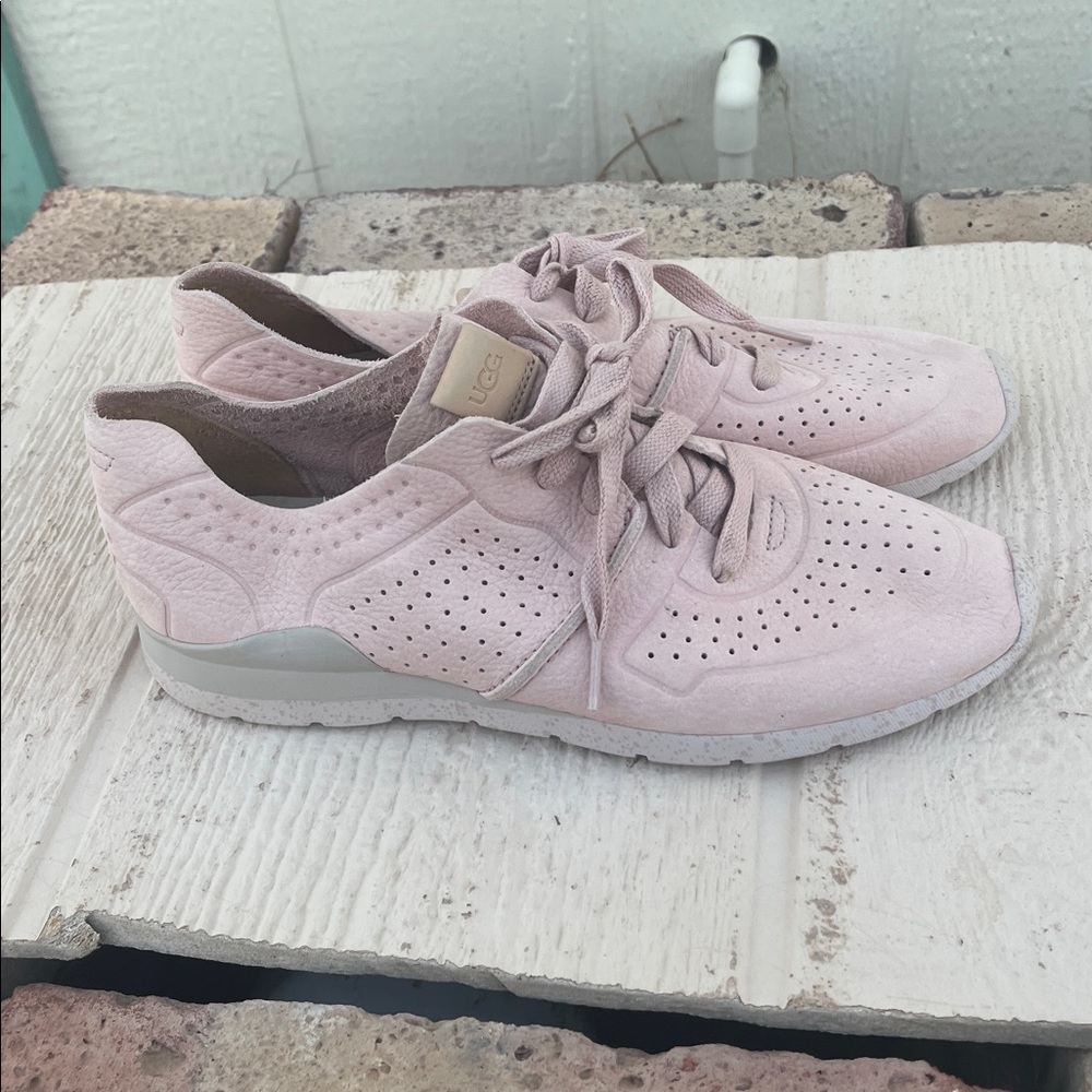 UGG TYE âQUARTZ PINKâ SOFT PERFORATED LEATHER TRAINERS SNEAKERS sz 9.5